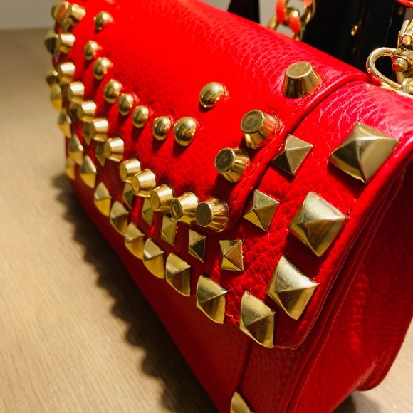 GOLD LOVE - Picture 4 of 15